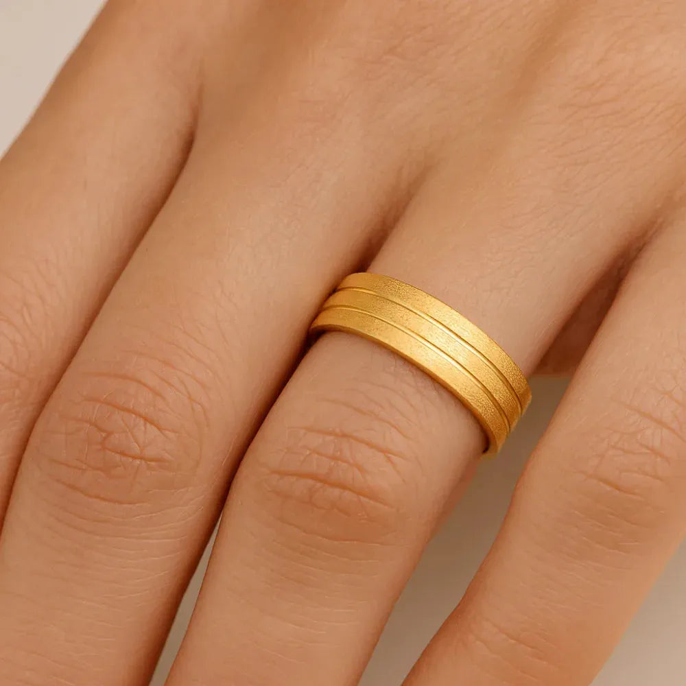 Aliança Fosca Rommanel com 2 Frisos em Ouro 18K – Design Sofisticado e Contemporâneo - You Beauty