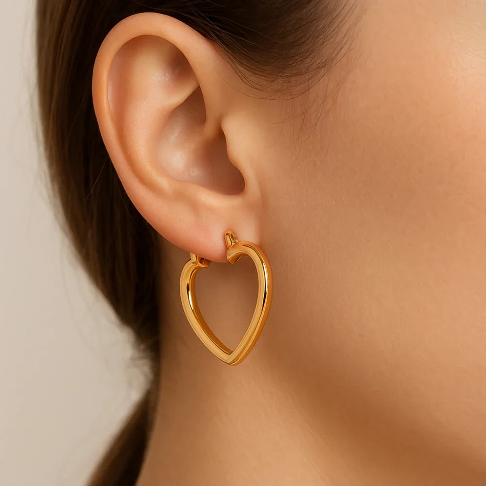 Brinco Argola Rommanel em Ouro 18K com Formato de Coração – Design Delicado 1,9 cm
