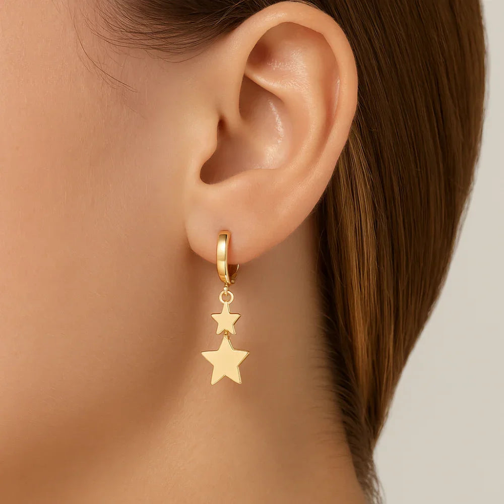 Brinco Argola com 4 Estrelas Penduradas Rommanel em Ouro 18K – Coleção Giovanna Antonelli Exclusiva