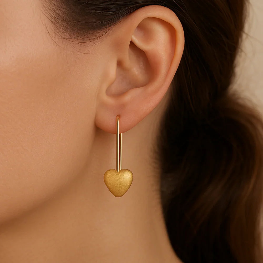 Brinco Coração Abaulado Fosco Rommanel em Ouro 18K – Design Delicado e Moderno