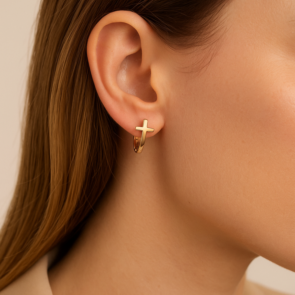 Brinco Argola Rommanel Formato de Cruz em Banho Ouro 18K – Design Pequeno e Elegante