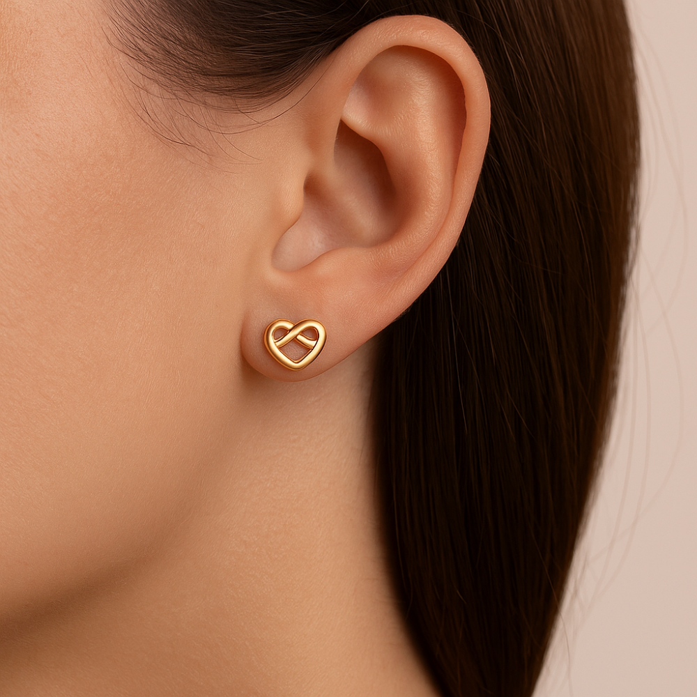 Brinco Coração com Símbolo do Infinito Rommanel Banhado a Ouro 18K – Design Delicado e Sofisticado