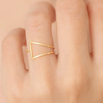 Anel Skinny Rommanel com Triângulo Vazado em Ouro 18K – Design Geométrico Moderno - You Beauty