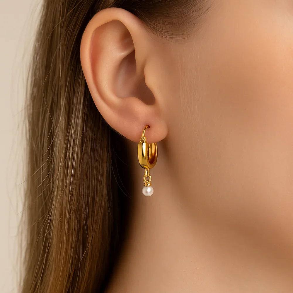 Brinco Argola Rommanel com Pérolas Sintéticas 4mm em Banho Ouro 18K – Design Elegante e Delicado - Joias Rommanel | YouBeauty - Brincos, Colares e Anéis com Frete Grátis