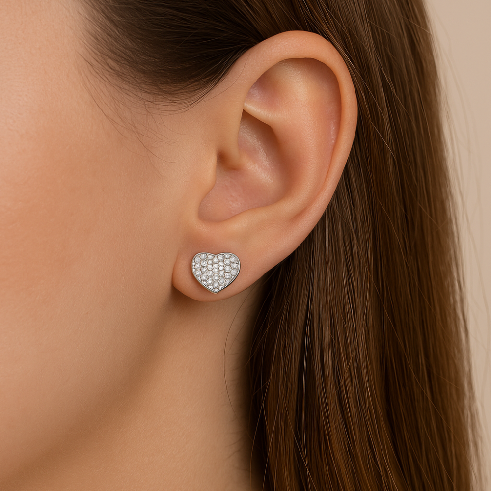 Brinco Coração Cravejado Rommanel com 62 Zircônias em Prata – Design Delicado e Brilhante