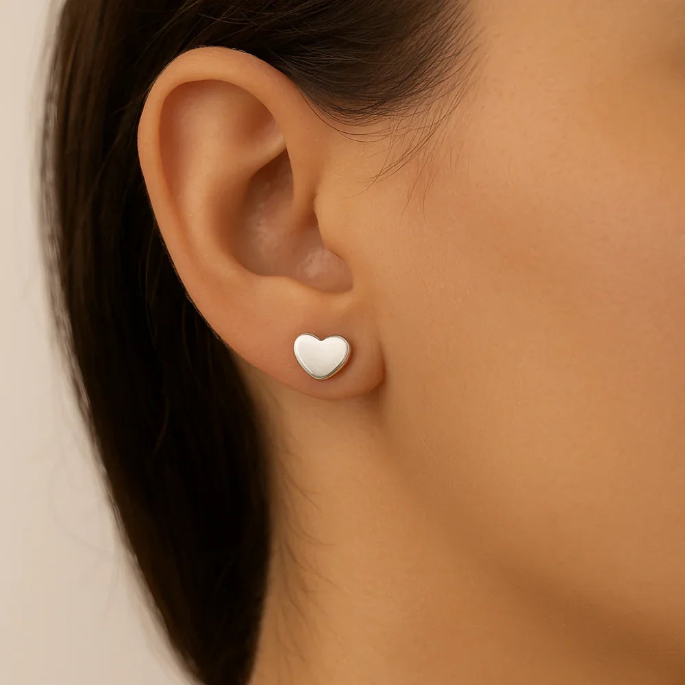 Brinco Coração Liso Médio Rommanel em Prata – Design Minimalista e Elegante