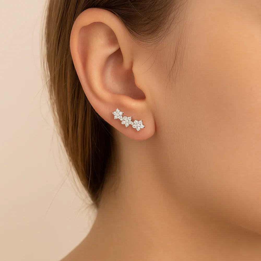 Brinco Flor Rommanel com 36 Zircônias em Prata – Design Delicado e Brilhante