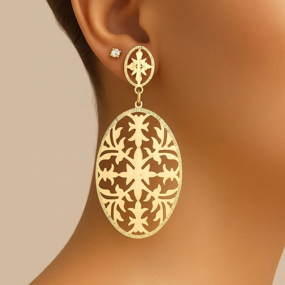 Brinco Folhagem Rommanel Banhado a Ouro 18K – Design Exclusivo e Sofisticado