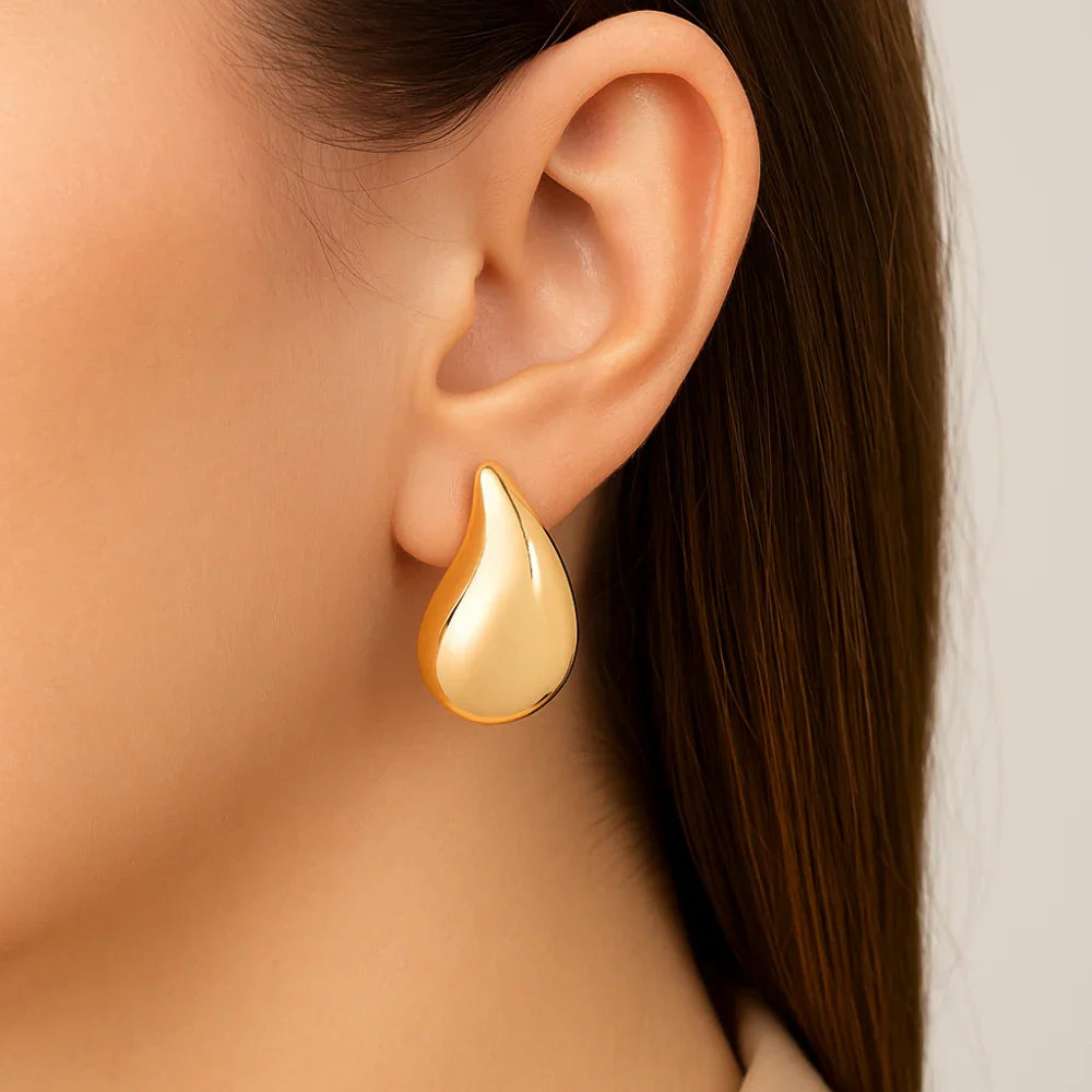 Brinco Gota Abaulado Liso Rommanel em Banho de Ouro 18K – Exclusivo Coleção Giovanna Antonelli - Joias Rommanel | YouBeauty - Brincos, Colares e Anéis com Frete Grátis