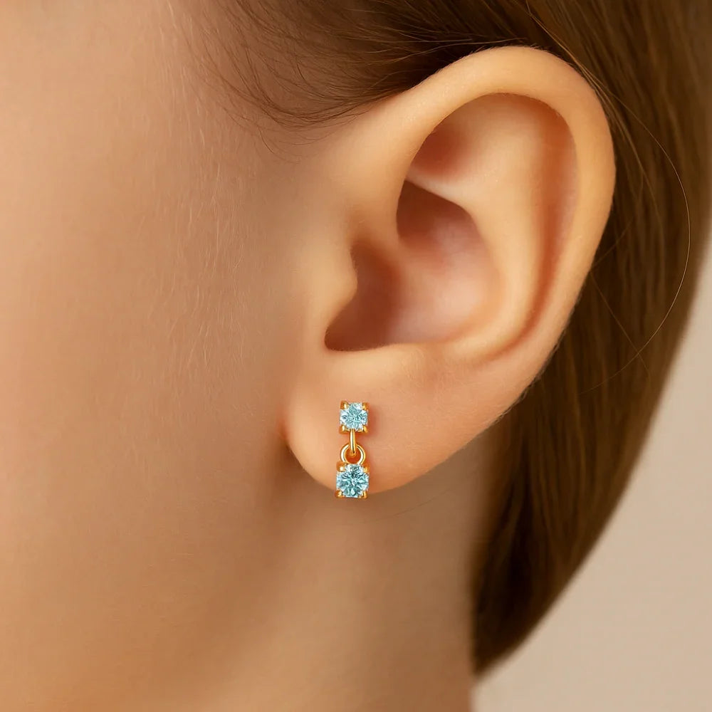 Brinco Infantil Rommanel com 4 Cristais Quadrados em Ouro 18K – Design Delicado e Seguro - Joias Rommanel | YouBeauty - Brincos, Colares e Anéis com Frete Grátis