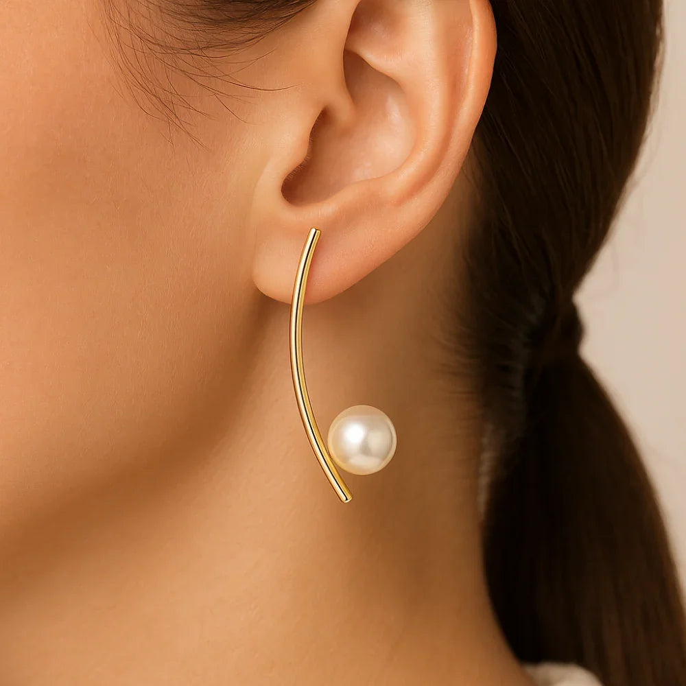 Brinco Palito Curvado Rommanel com Pérolas Sintéticas 10mm em Ouro 18K – Coleção Ana Hickmann - Joias Rommanel | YouBeauty - Brincos, Colares e Anéis com Frete Grátis