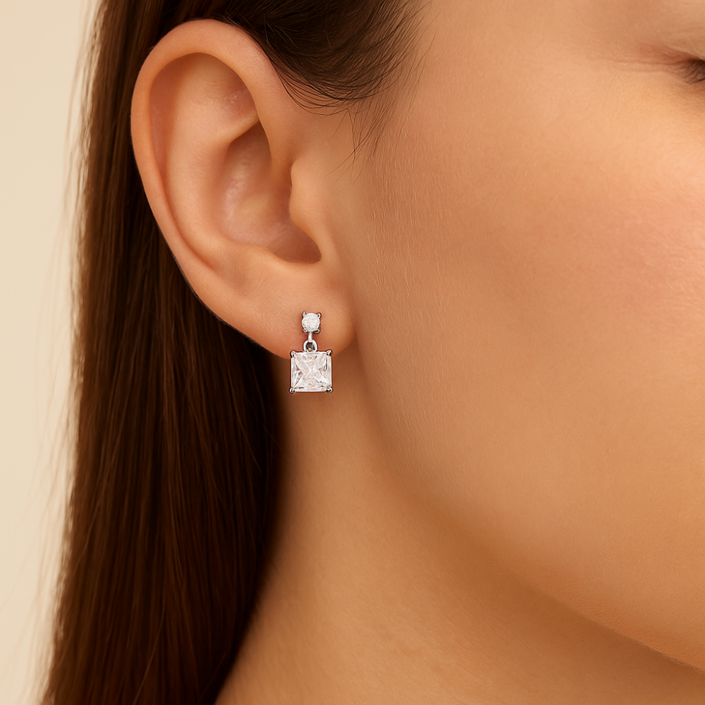 Brinco Rommanel com Zircônias Redondas e Quadradas em Prata – Design Delicado Pendurado