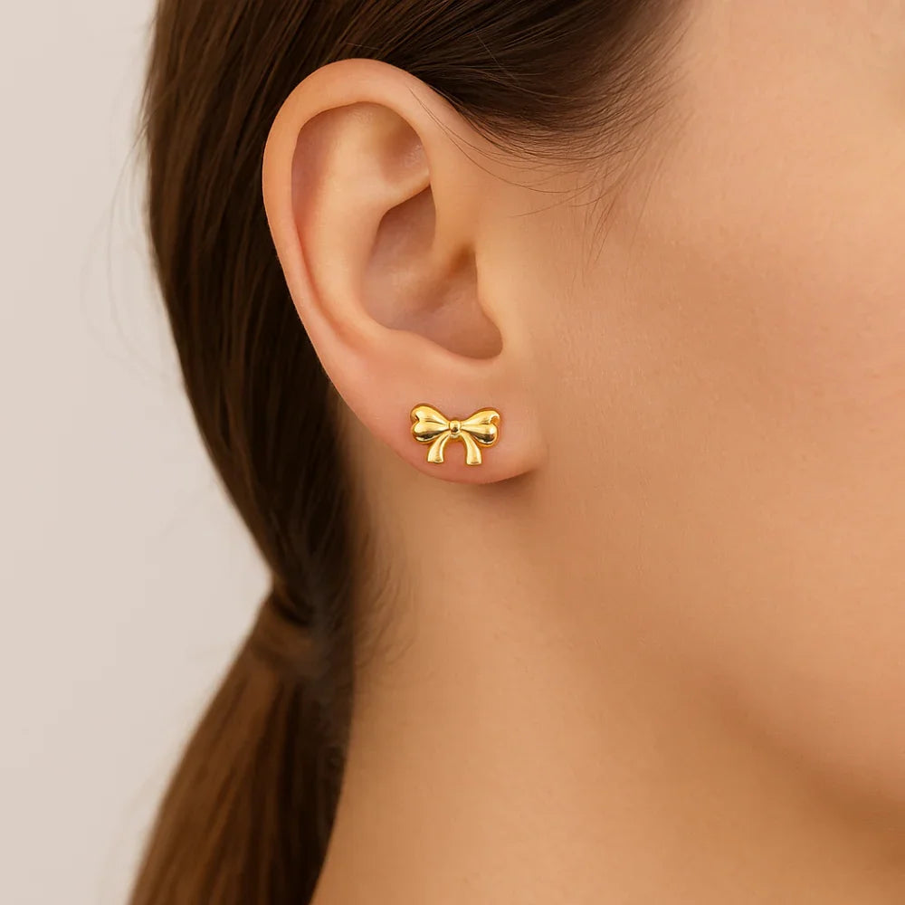 Brinco Rommanel em Formato de Laço – Banhado a Ouro 18K, Design Delicado