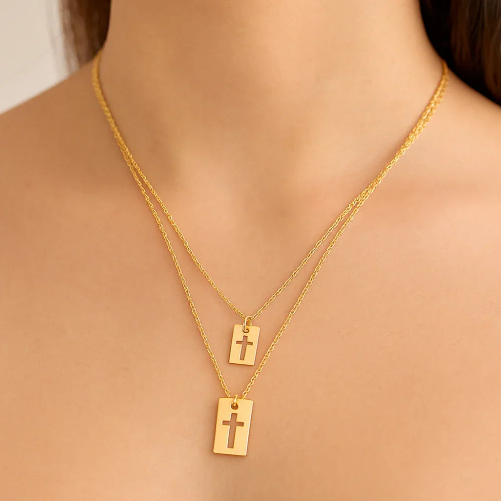 Escapulário Rommanel com Duas Medalhas e Cruz Vazadas em Corrente de Elos Intercalados – Comprimento 68cm - Joias Rommanel | YouBeauty - Brincos, Colares e Anéis com Frete Grátis