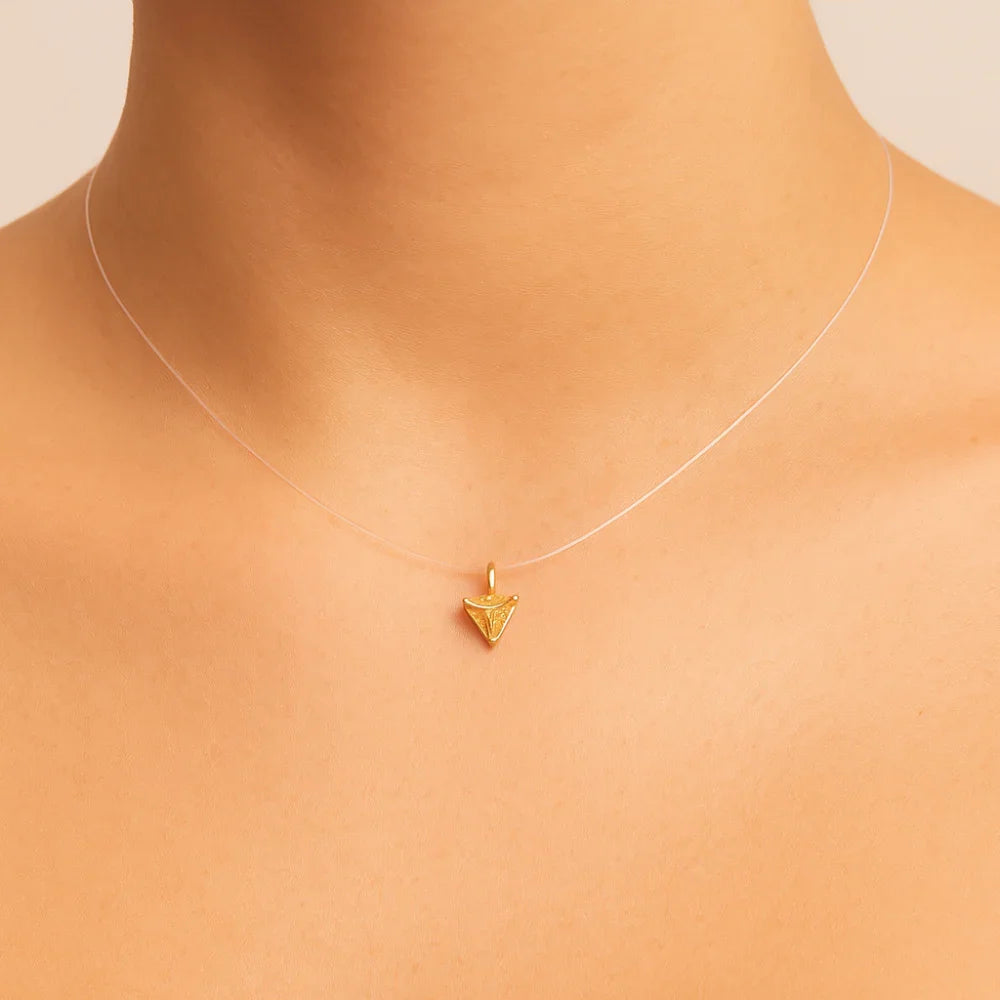 Gargantilha Rommanel com Zircônia Triangular de 6 mm em Fio de Nylon – Cores Exclusivas Variadas - Joias Rommanel | YouBeauty - Brincos, Colares e Anéis com Frete Grátis