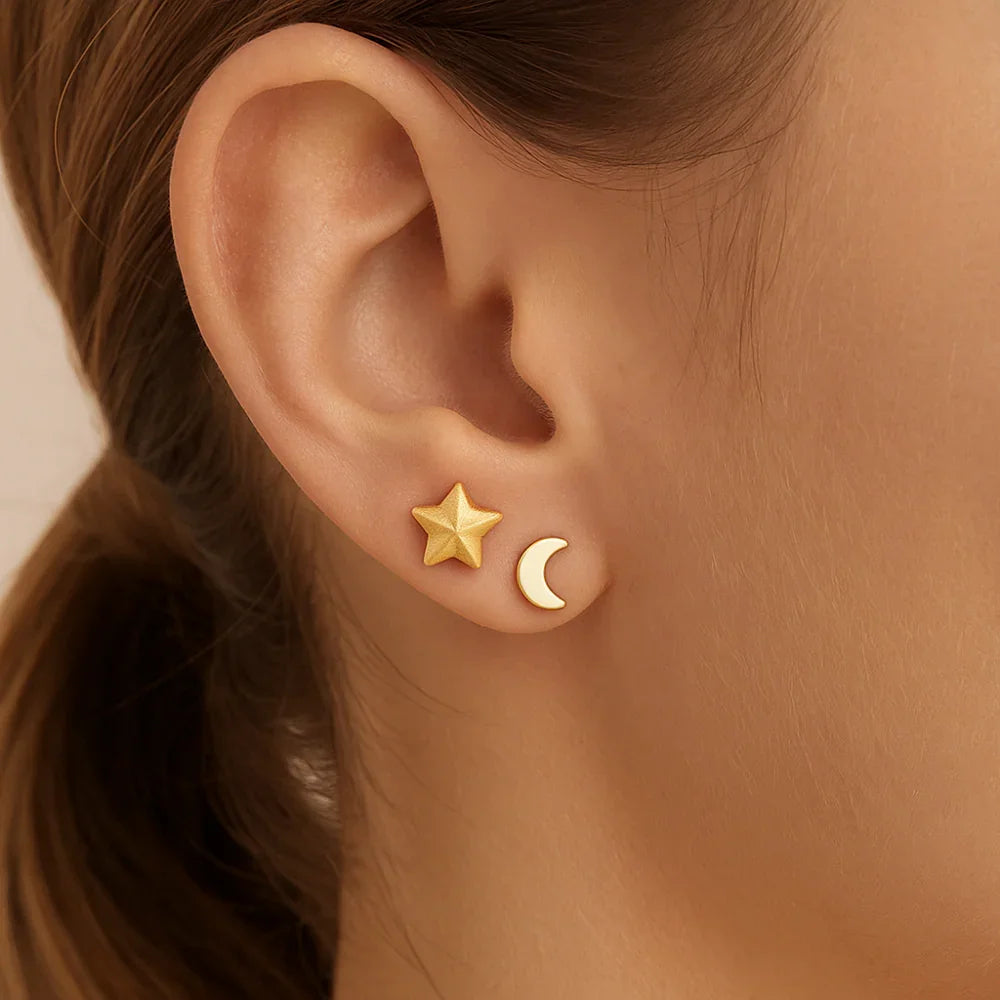 Kit Brinco Rommanel com Estrela Acetinada e Lua Lisa em Ouro 18K – Design Delicado e Sofisticado