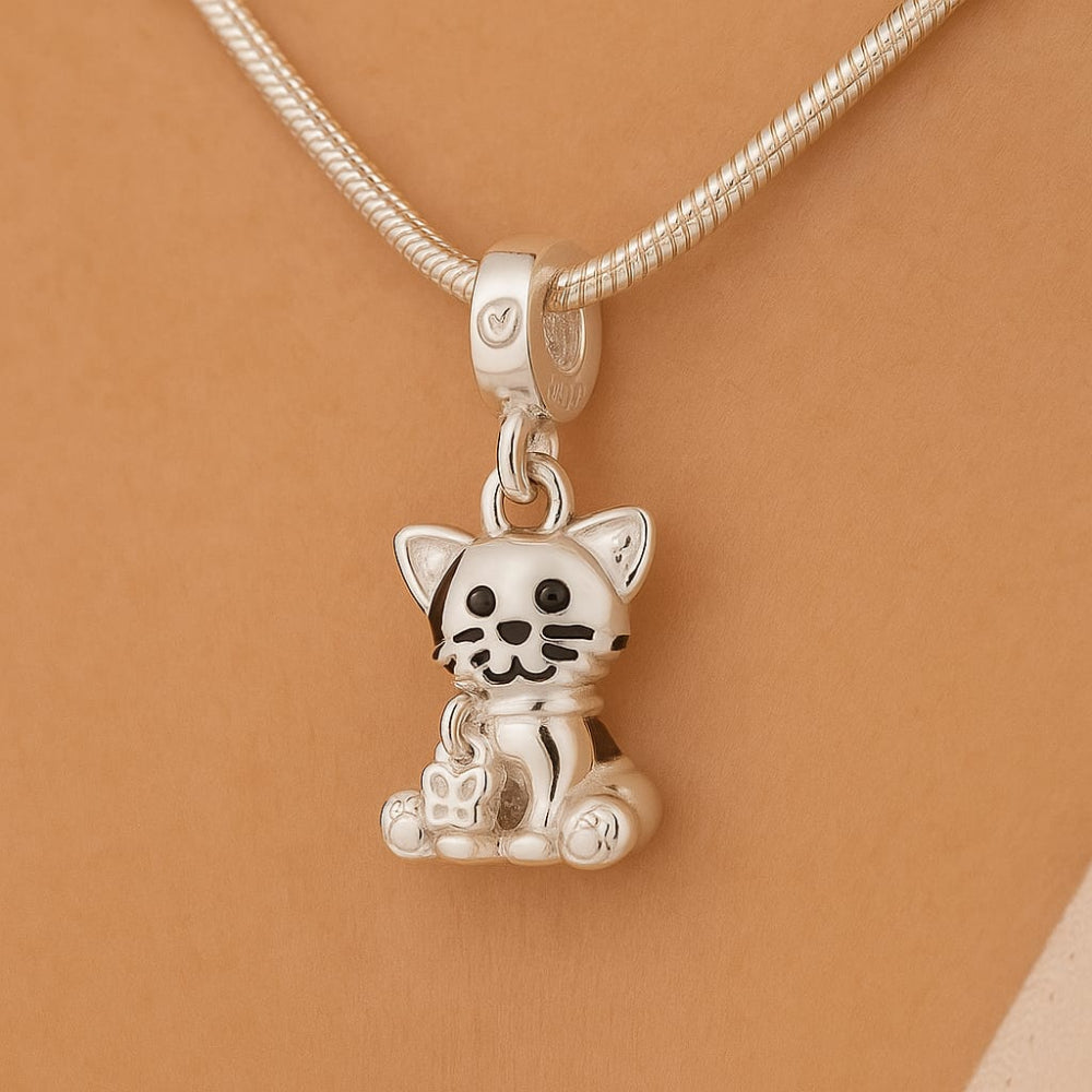 Berloque Gato com Borboleta Rommanel em Prata com Resina Colorida – Design Delicado e Exclusivo - Joias Rommanel | YouBeauty - Brincos, Colares e Anéis com Frete Grátis