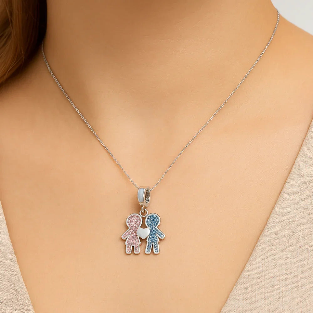 Pingente Berloque Menina e Menino Rommanel em Prata Cravejado com 49 Zircônias – Design Colorido e Detalhado - Joias Rommanel | YouBeauty - Brincos, Colares e Anéis com Frete Grátis