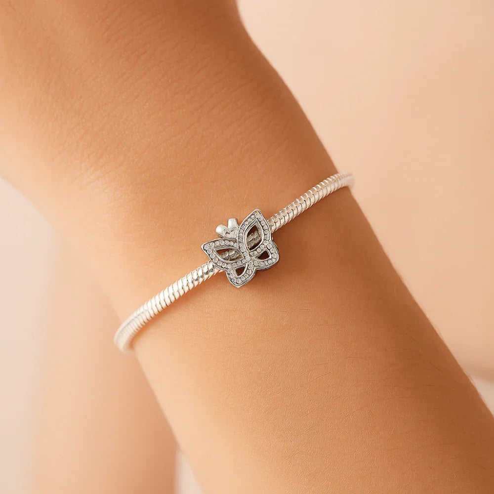 Pingente Berloque Passante Borboleta Rommanel Cravejado com 72 Zircônias em Prata – Detalhe Delicado e Brilhante