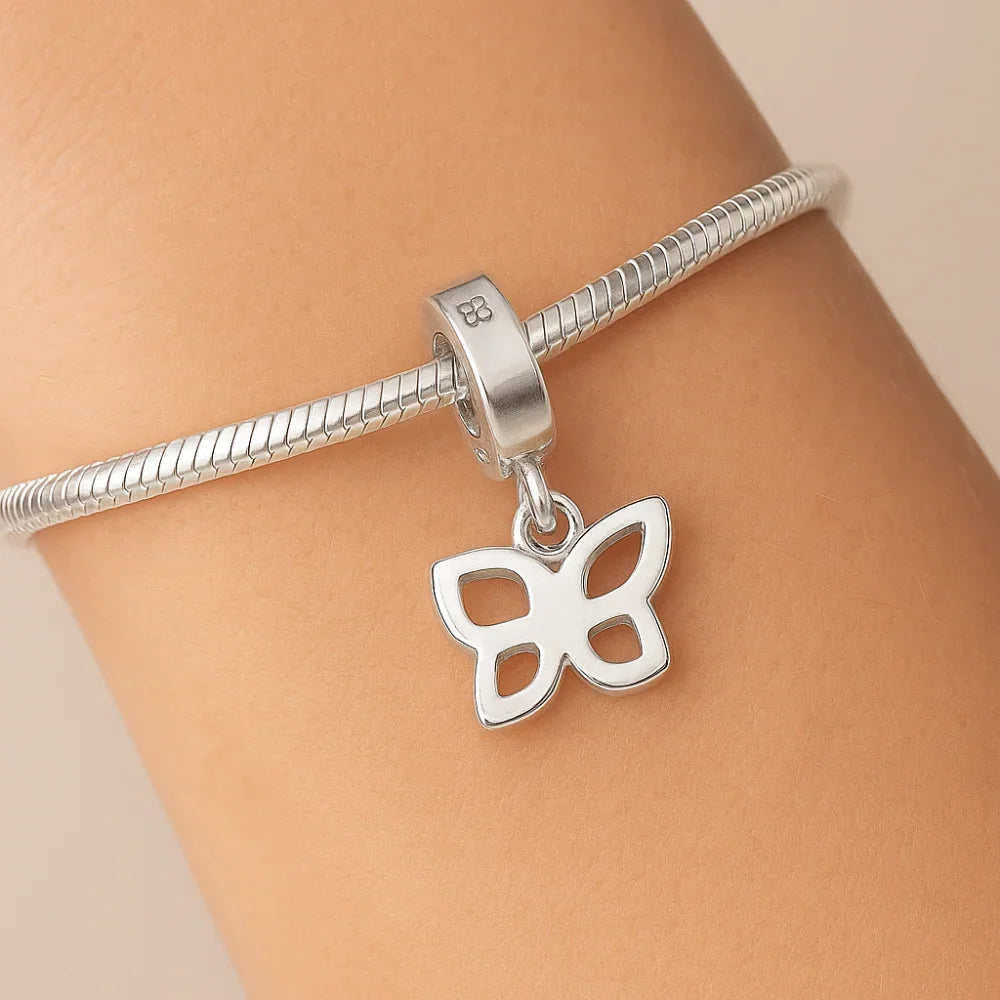 Pingente Borboleta Vazado Rommanel em Prata – Design Delicado e Leve