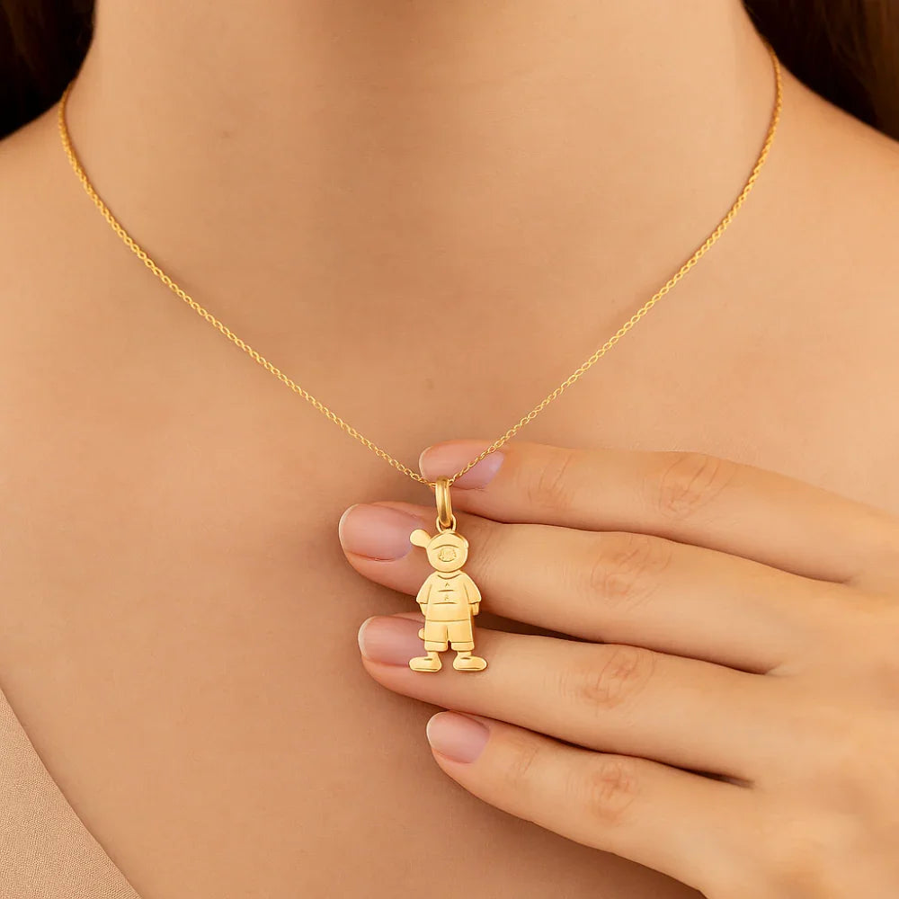 Pingente Menino Rommanel em Ouro 18K – Modelo Delicado Medindo 1,9 cm