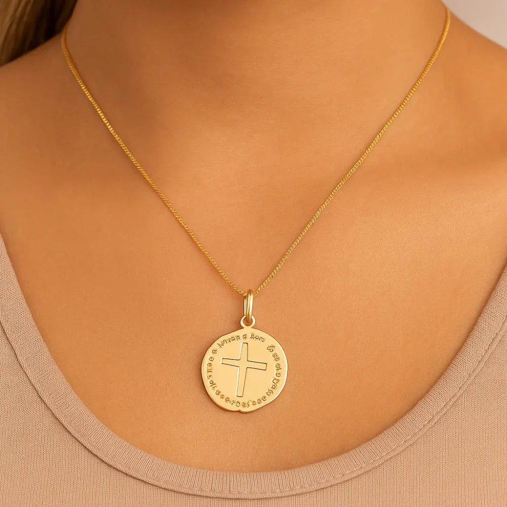 Pingente Medalha Duas Cruzes Rommanel Folheado a Ouro 18K – Oração e Proteção Exclusiva