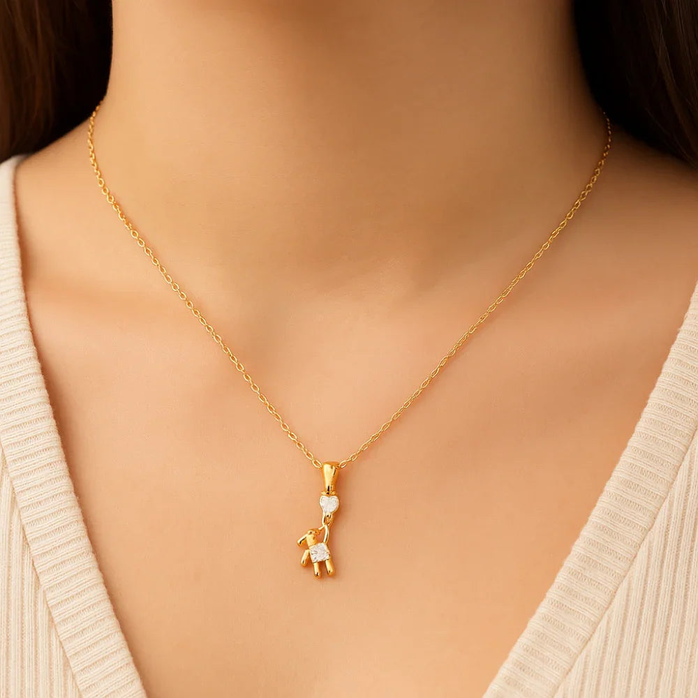 Pingente Menino Rommanel com Zircônias Carrê e Coração em Banho Ouro 18K – Design Delicado e Sofisticado - Joias Rommanel | YouBeauty - Brincos, Colares e Anéis com Frete Grátis