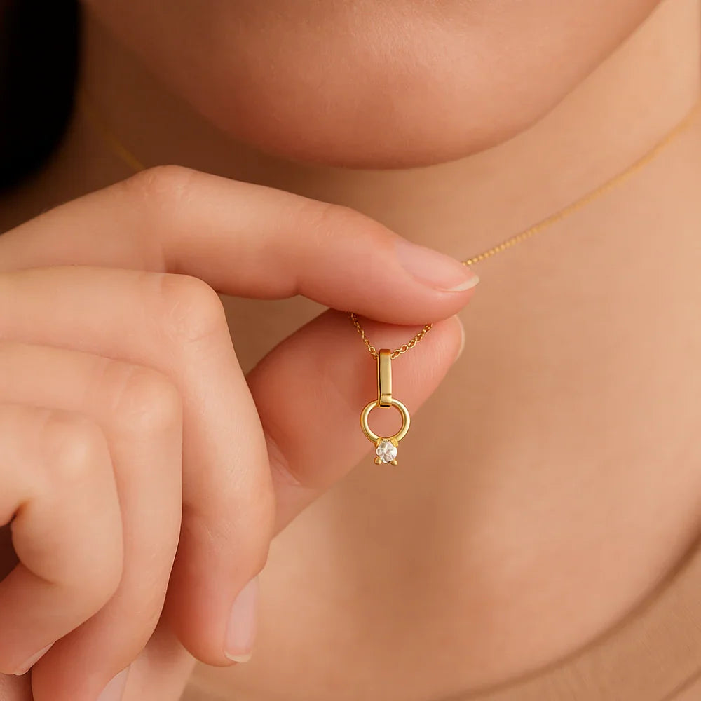 Pingente Mini Anel Solitário Rommanel com Zircônia 3mm em Ouro 18K – Design Delicado - Joias Rommanel | YouBeauty - Brincos, Colares e Anéis com Frete Grátis