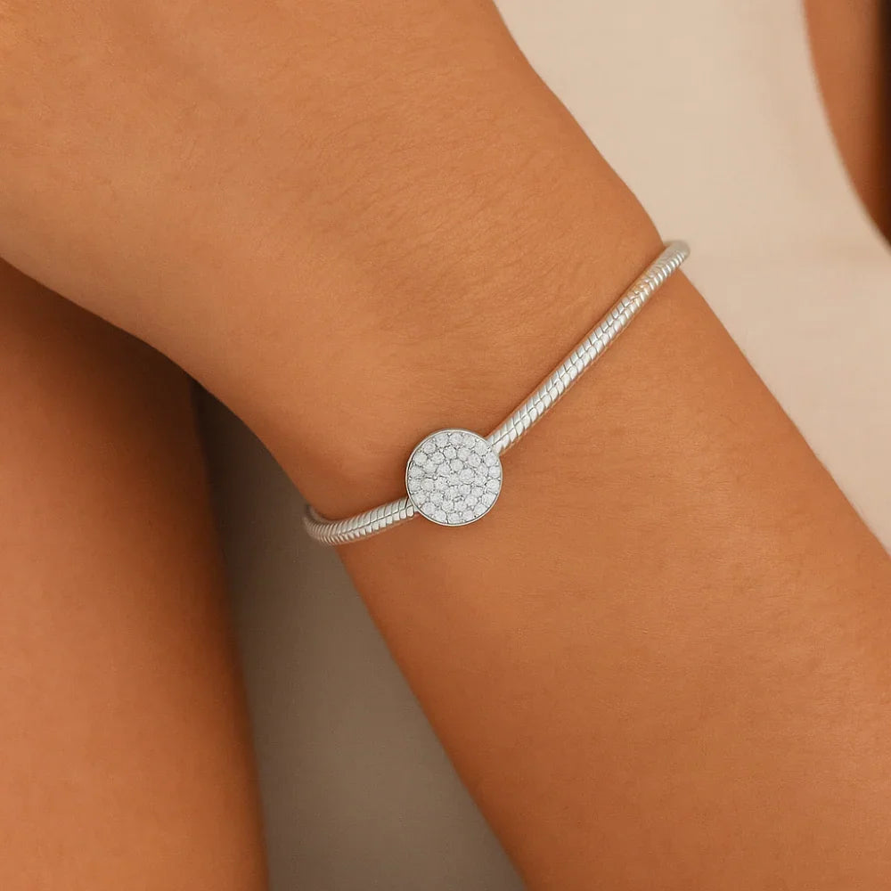 Pingente Redondo Rommanel Cravejado com 62 Zircônias em Prata – Detalhe Brilhante e Elegante - Joias Rommanel | YouBeauty - Brincos, Colares e Anéis com Frete Grátis