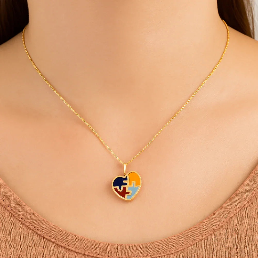 Pingente Rommanel em Formato de Coração com Resina Colorida – Símbolo do Autismo
