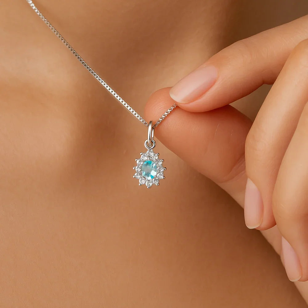 Pingente Rommanel Gota Cravejado com 12 Zircônias e Cristal Azul Claro em Prata – Design Delicado e Brilhante