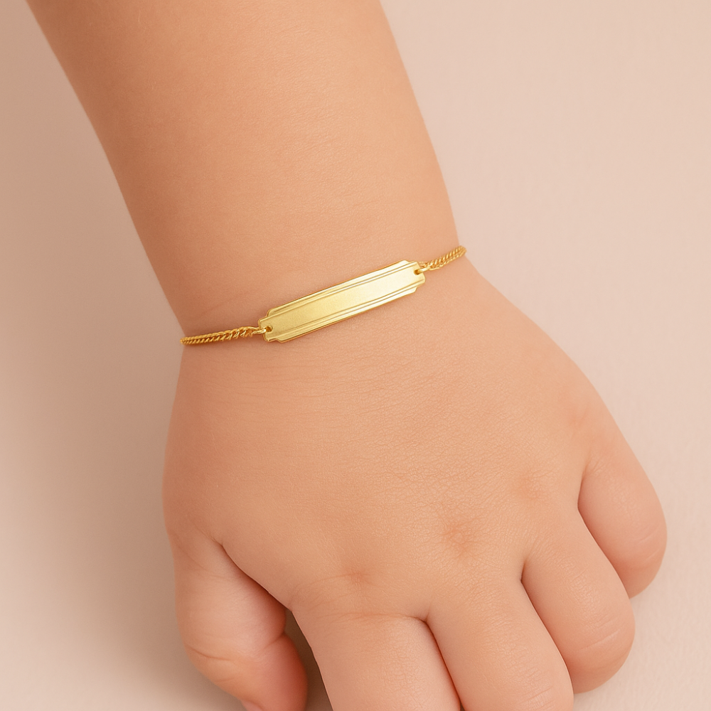 Pulseira Infantil Rommanel em Ouro 18K com Fio Grumet Lixado e Peça Retangular – Design Delicado