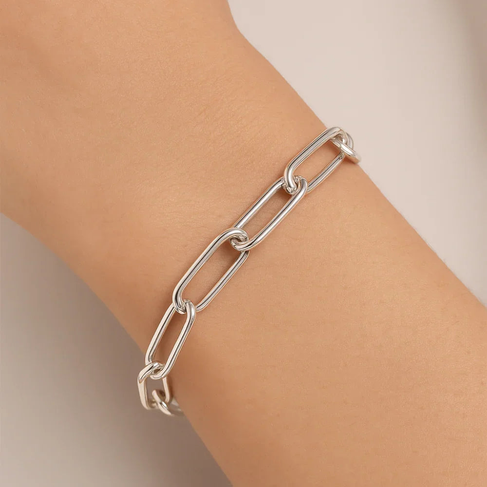 Pulseira Rommanel de Elo Longo Oco Oval em Prata – Design Delicado e Elegante - Joias Rommanel | YouBeauty - Brincos, Colares e Anéis com Frete Grátis