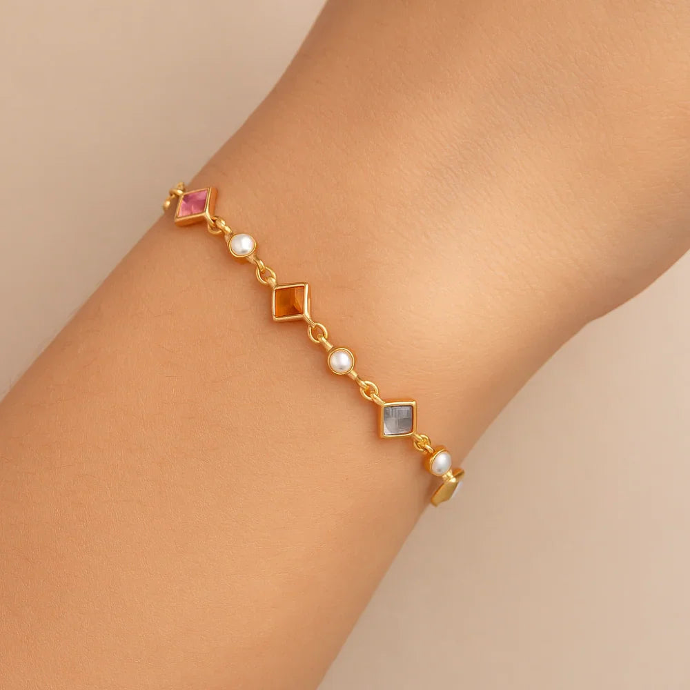 Pulseira Rommanel de Pedras Coloridas com Pérolas Sintéticas – Design Ajustável e Sofisticado - Joias Rommanel | YouBeauty - Brincos, Colares e Anéis com Frete Grátis