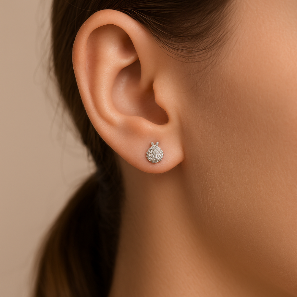 Brinco Joaninha Rommanel Cravejado com 16 Zircônias em Prata – Design Delicado e Brilhante