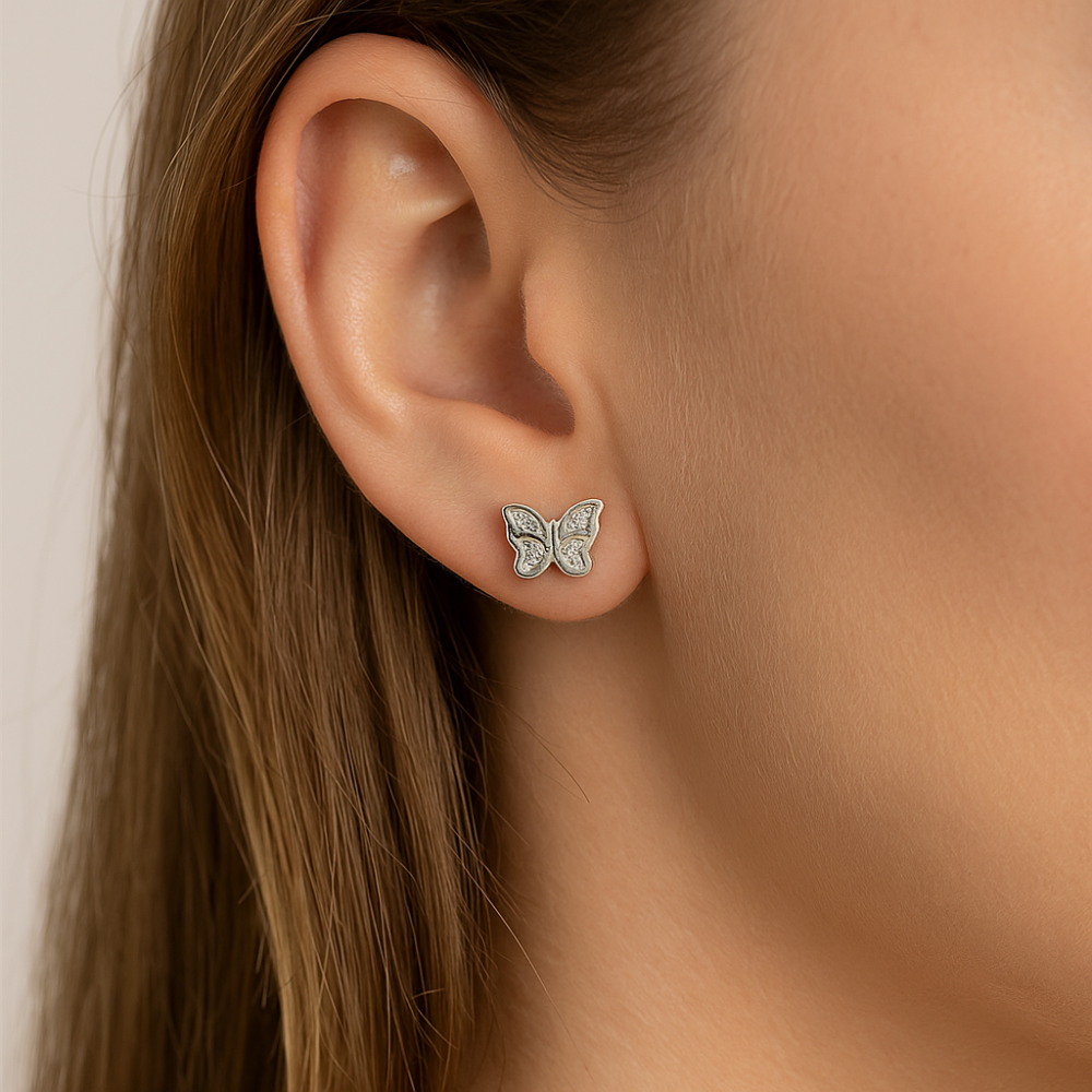 Brinco Borboleta Rommanel Cravejado com Zircônias em Prata – Design Delicado e Brilhante