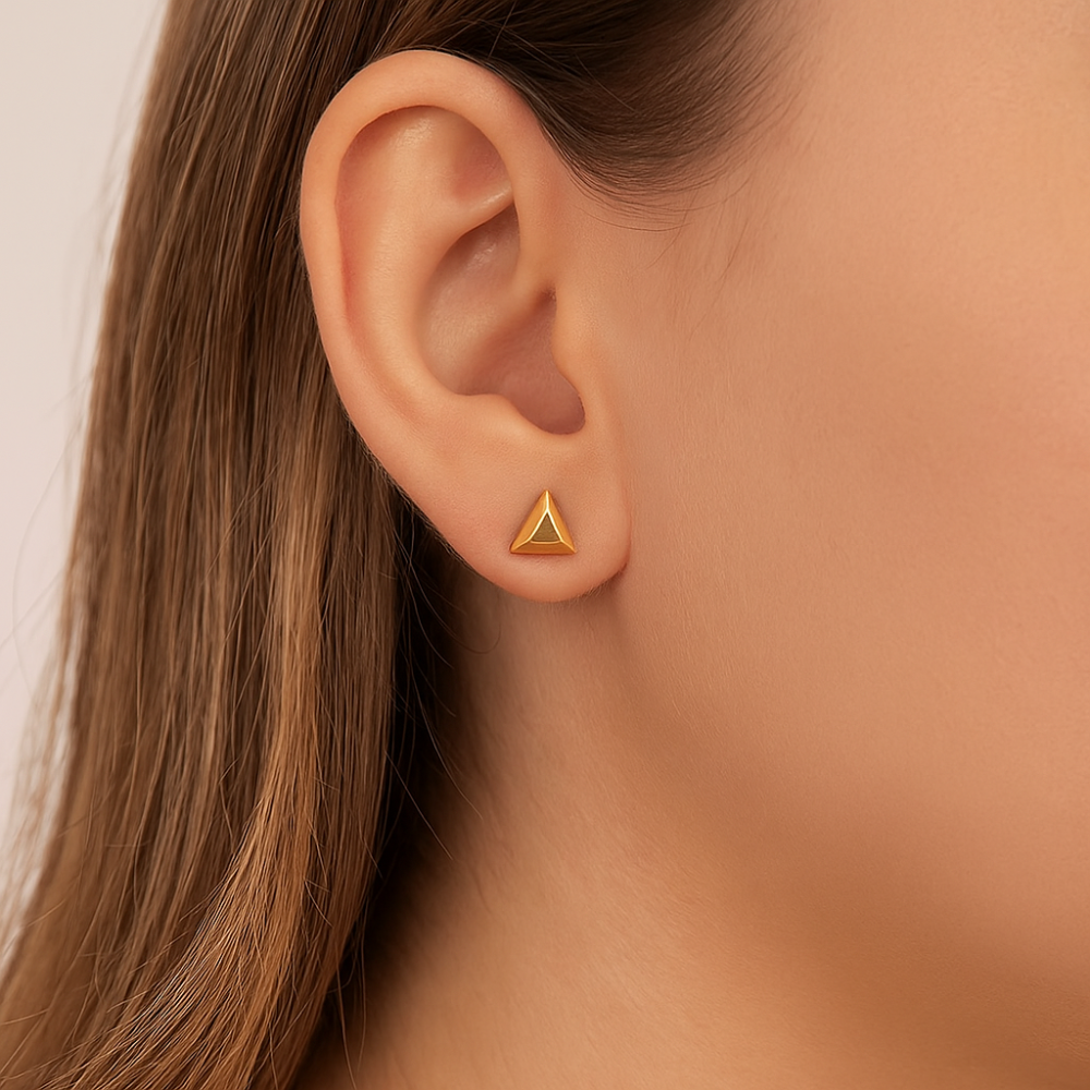 Brinco Triângulo Facetado e Liso Rommanel Banhado a Ouro 18K – Design Elegante e Minimalista
