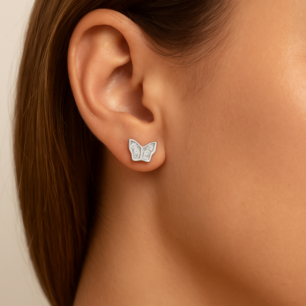 Brinco Borboleta Rommanel Cravejado com 24 Zircônias em Prata – Design Delicado e Brilhante