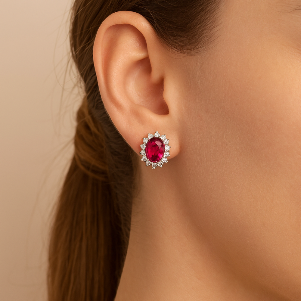 Brinco Oval Rommanel Cravejado com Zircônias em Prata – Design Sofisticado e Delicado