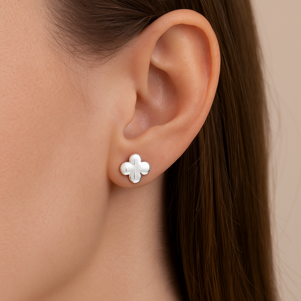 Brinco Flor Abaulado Médio Rommanel em Prata – Design Delicado e Elegante