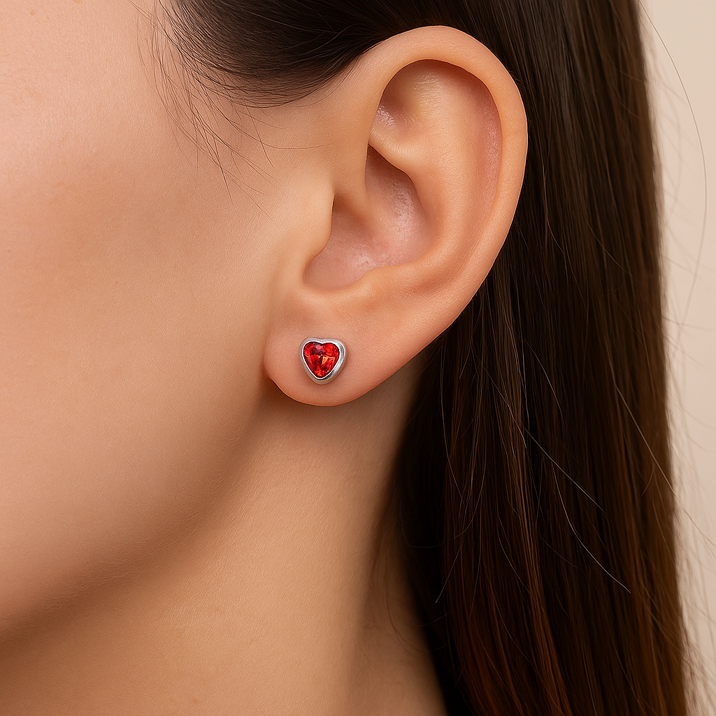 Brinco Solitário Rommanel com Zircônia Coração 4x4mm em Prata – Design Delicado e Elegante