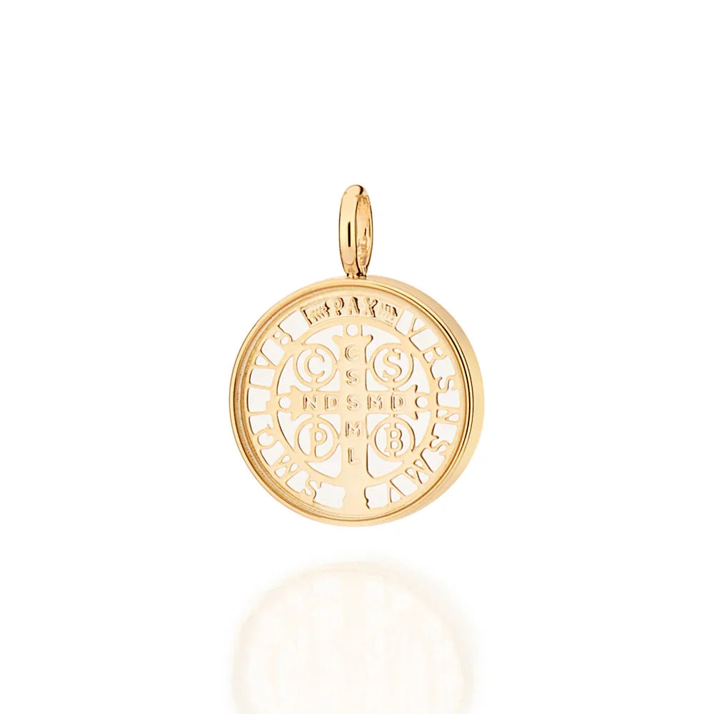 Pingente Redondo Rommanel em Acrílico com Imagem da Cruz de São Bento – Design Religioso Exclusivo - Joias Rommanel | YouBeauty - Brincos, Colares e Anéis com Frete Grátis